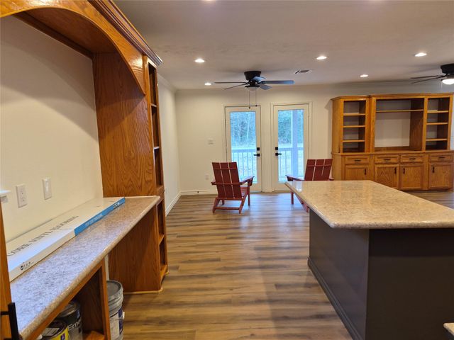 27 Deerfield Road, Huntsville, TX 77340