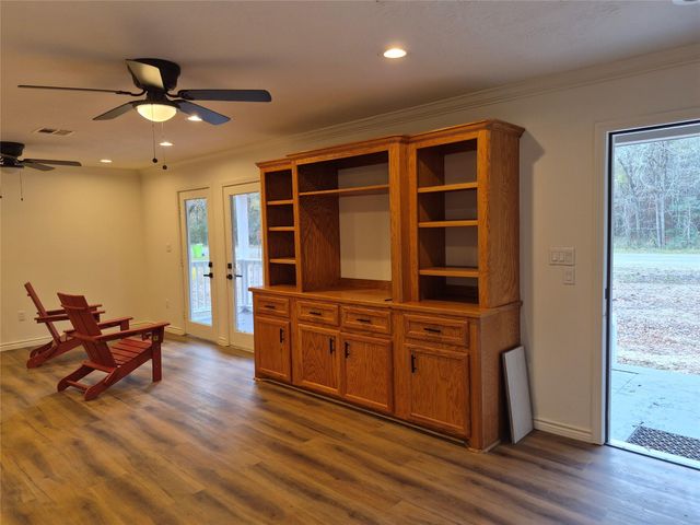 27 Deerfield Road, Huntsville, TX 77340