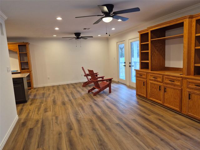 27 Deerfield Road, Huntsville, TX 77340