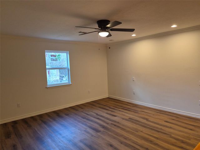 27 Deerfield Road, Huntsville, TX 77340