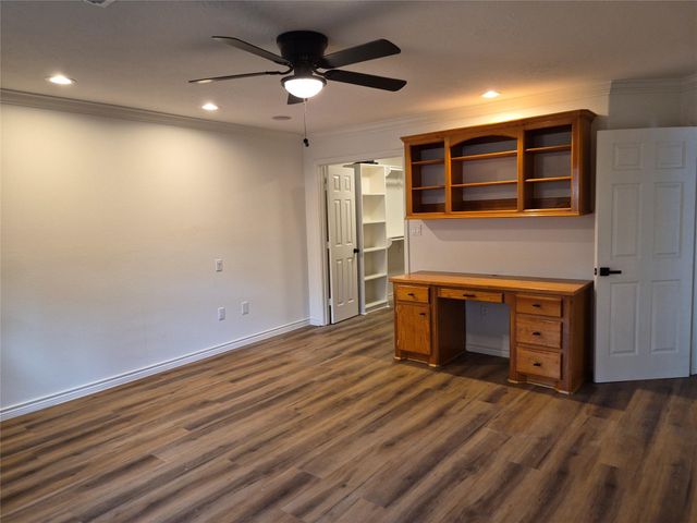 27 Deerfield Road, Huntsville, TX 77340