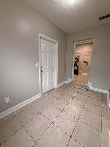 407 N 29th Street, Fort Pierce, FL 34947