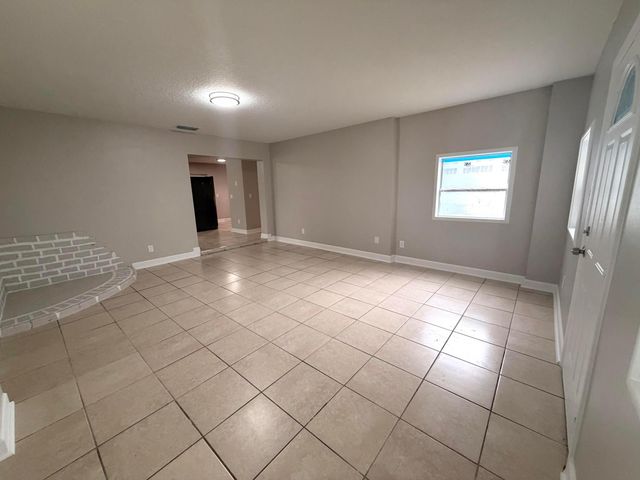 407 N 29th Street, Fort Pierce, FL 34947