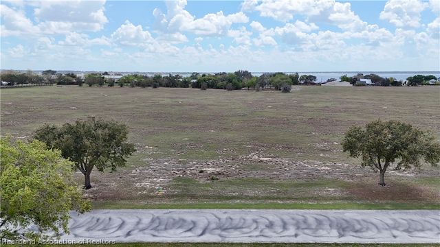 105 Secretariat Lane, Lake Placid, FL 33852