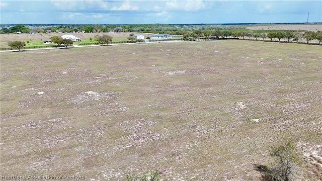 105 Secretariat Lane, Lake Placid, FL 33852