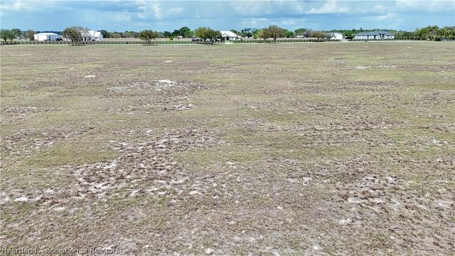 105 Secretariat Lane, Lake Placid, FL 33852