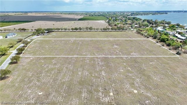 105 Secretariat Lane, Lake Placid, FL 33852