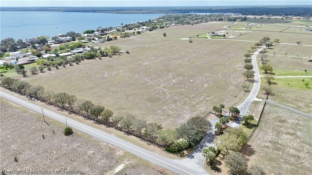 105 Secretariat Lane, Lake Placid, FL 33852