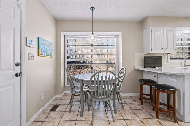 412 Oak Manor Circle, Springdale, AR 72764