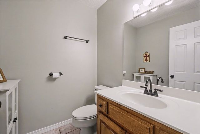 412 Oak Manor Circle, Springdale, AR 72764