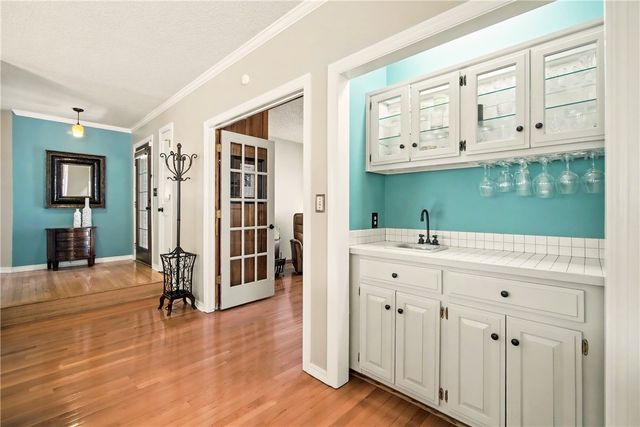 412 Oak Manor Circle, Springdale, AR 72764