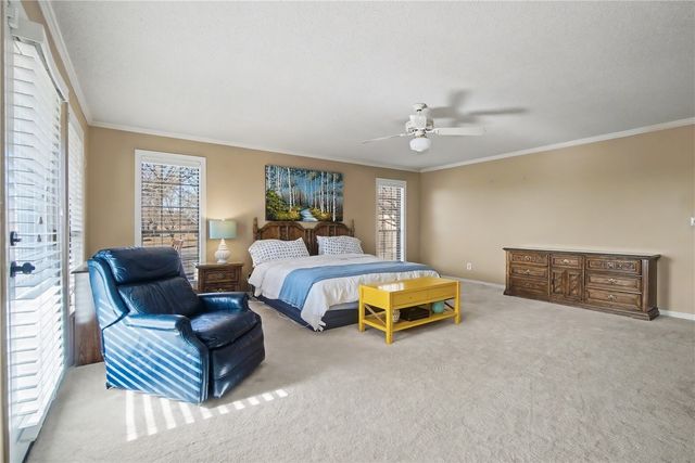 412 Oak Manor Circle, Springdale, AR 72764