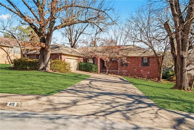 412 Oak Manor Circle, Springdale, AR 72764
