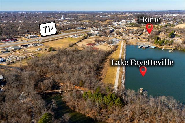 412 Oak Manor Circle, Springdale, AR 72764