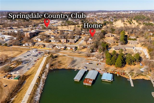 412 Oak Manor Circle, Springdale, AR 72764