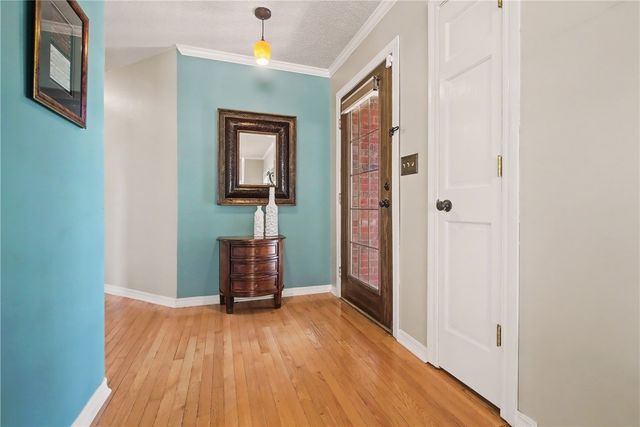 412 Oak Manor Circle, Springdale, AR 72764