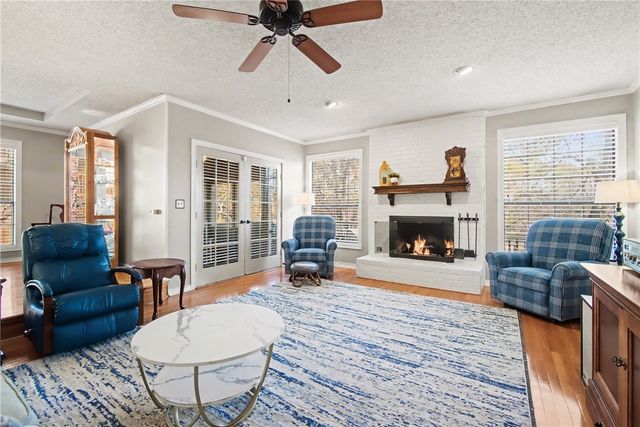 412 Oak Manor Circle, Springdale, AR 72764