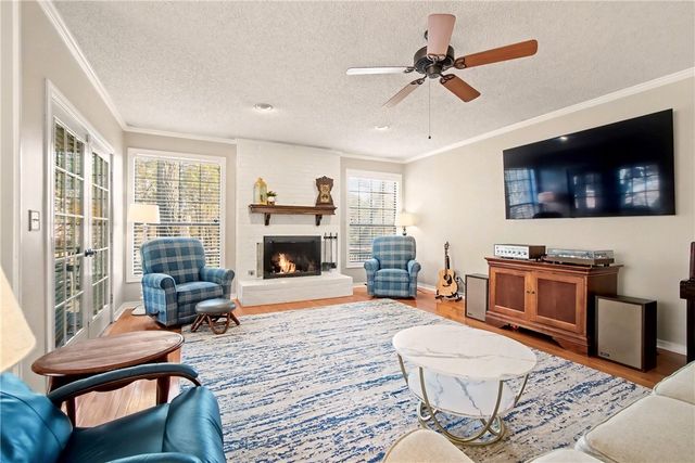 412 Oak Manor Circle, Springdale, AR 72764