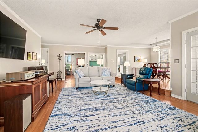 412 Oak Manor Circle, Springdale, AR 72764