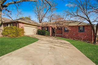 412 Oak Manor Circle, Springdale, AR 72764