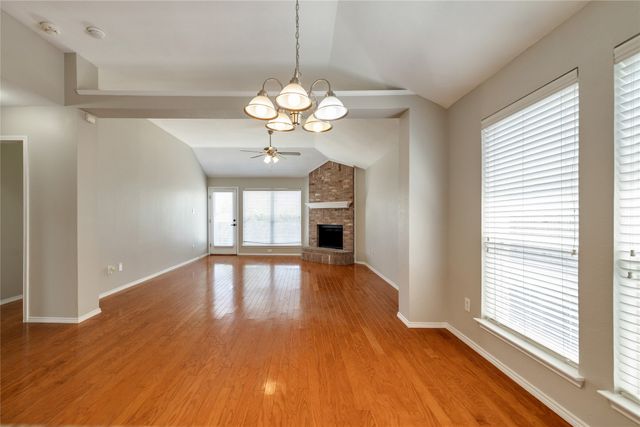 7229 Specklebelly Lane, Fort Worth, TX 76120