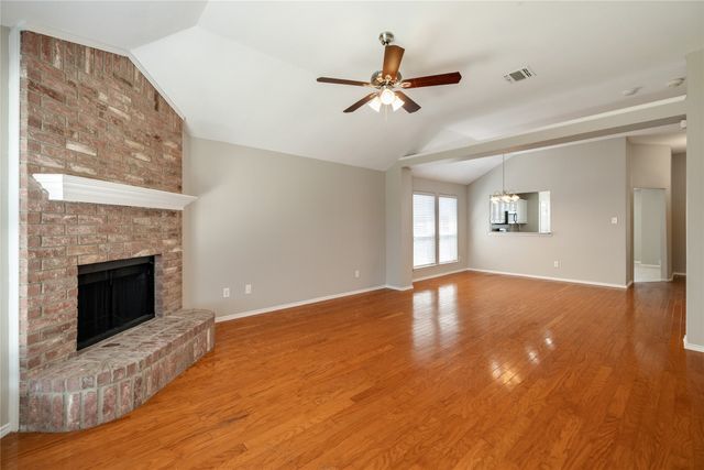 7229 Specklebelly Lane, Fort Worth, TX 76120