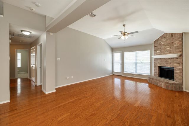 7229 Specklebelly Lane, Fort Worth, TX 76120