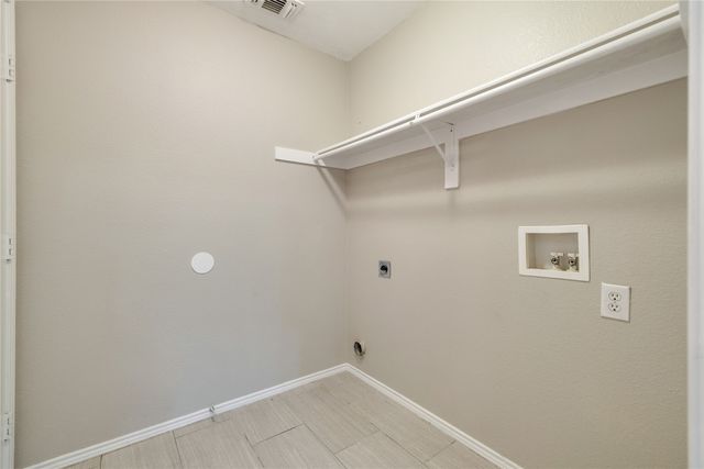 7229 Specklebelly Lane, Fort Worth, TX 76120