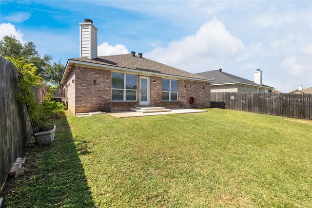7229 Specklebelly Lane, Fort Worth, TX 76120