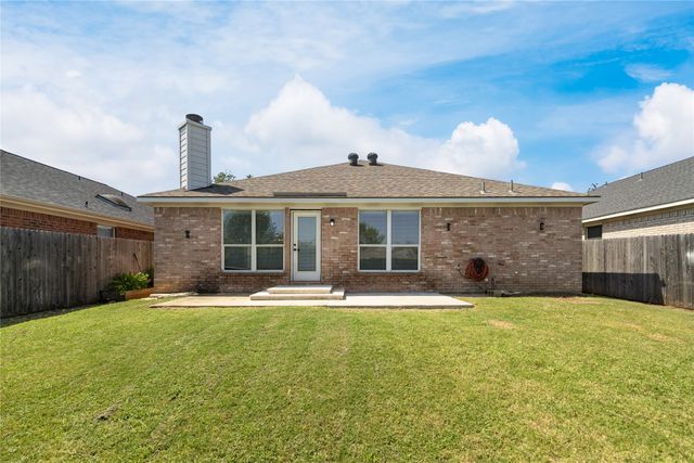 7229 Specklebelly Lane, Fort Worth, TX 76120