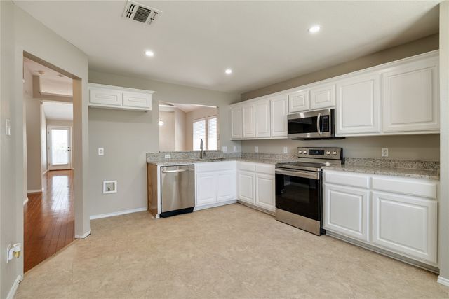 7229 Specklebelly Lane, Fort Worth, TX 76120
