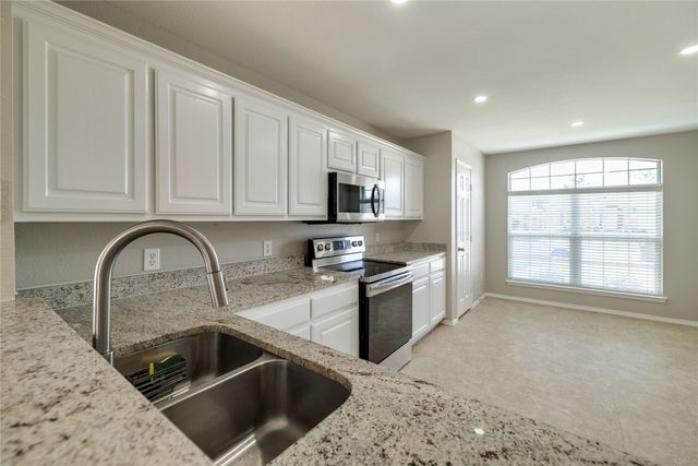 7229 Specklebelly Lane, Fort Worth, TX 76120