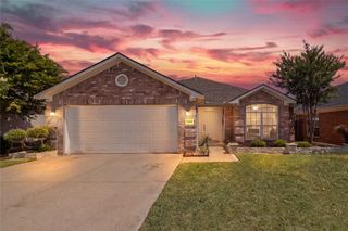 7229 Specklebelly Lane, Fort Worth, TX 76120