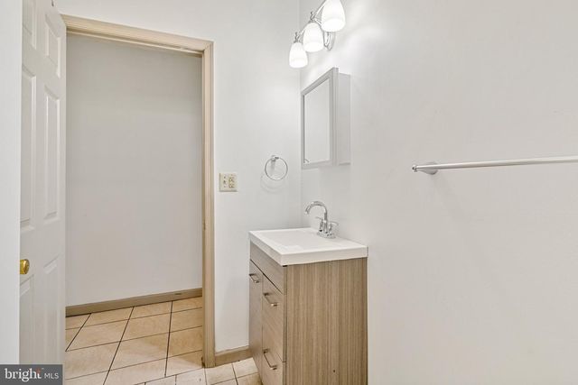 1621 W DIAMOND ST, Philadelphia, PA 19121