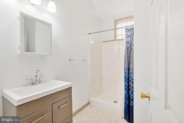 1621 W DIAMOND ST, Philadelphia, PA 19121