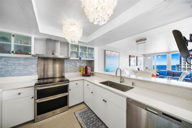 400 S Pointe Dr 2208, Miami Beach, FL 33139