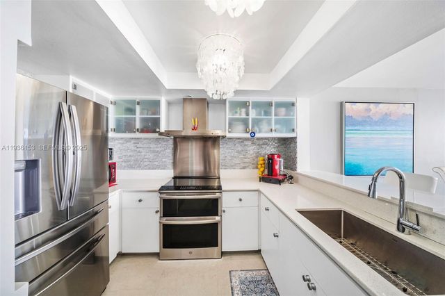 400 S Pointe Dr 2208, Miami Beach, FL 33139