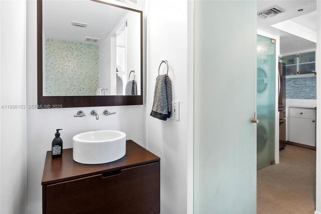 400 S Pointe Dr 2208, Miami Beach, FL 33139