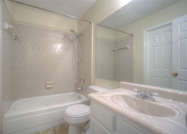 4221 Crestedge Lane, Carrollton, TX 75010