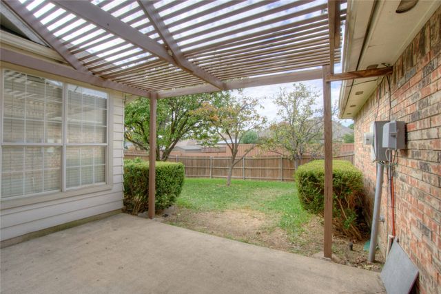 4221 Crestedge Lane, Carrollton, TX 75010