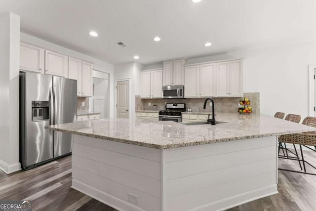 31 Lake Sydney Drive, Dawsonville, GA 30534