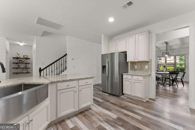 31 Lake Sydney Drive, Dawsonville, GA 30534