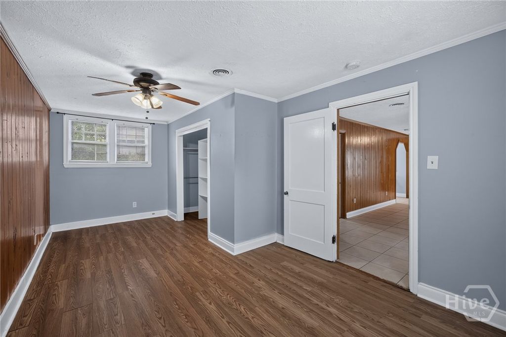 Image 19 of property listing at 1010 E Victory Drive F, Savannah, GA 31401