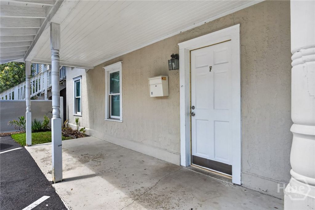 Image 2 of property listing at 1010 E Victory Drive F, Savannah, GA 31401