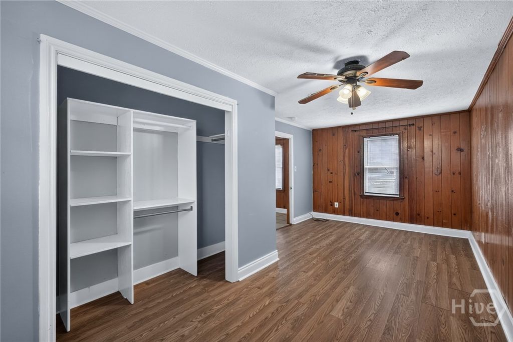 Image 20 of property listing at 1010 E Victory Drive F, Savannah, GA 31401