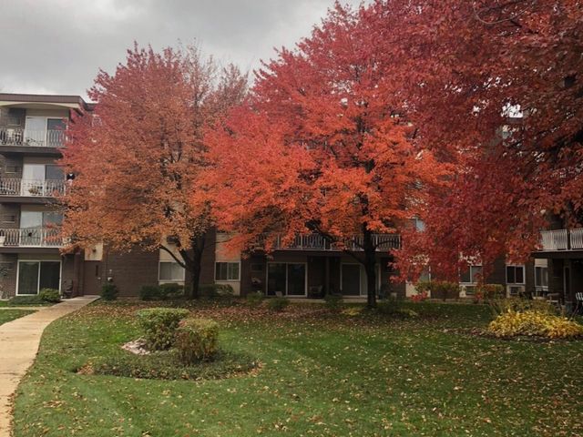 1311 S FINLEY Road 312, Lombard, IL 60148