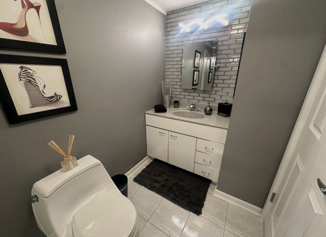 1311 S FINLEY Road 312, Lombard, IL 60148