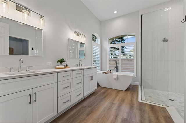 2571 DICK WILSON DRIVE, Sarasota, FL 34240