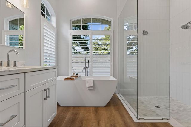 2571 DICK WILSON DRIVE, Sarasota, FL 34240