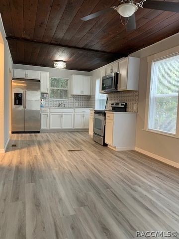 302 W Zephyr Street, Inverness, FL 34450
